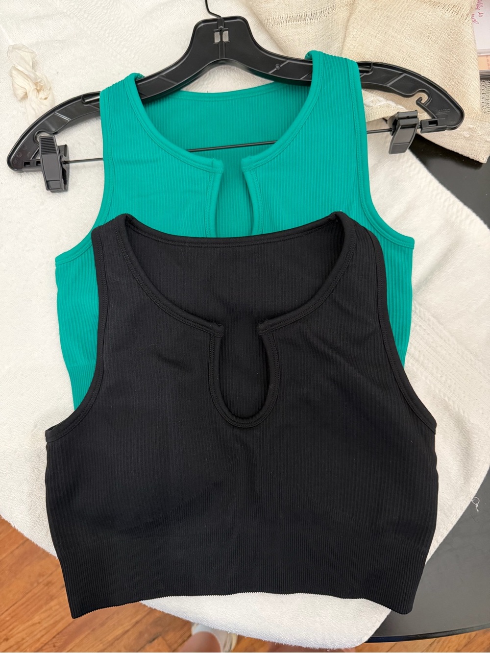 Set of 2 - Ribbed Keyhole Crop Tank - Black and Teal